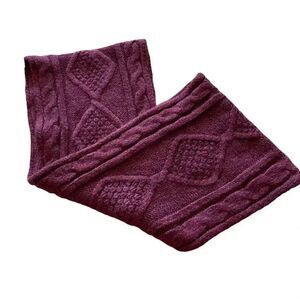 Old Navy Knitted Cable Lover Infinity Scarf